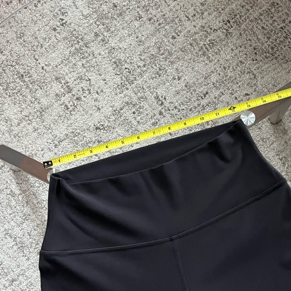 Aritzia Golden BUTTER Cheeky Hi-Rise Flare Legging Sz 10 - Picture 8 of 12